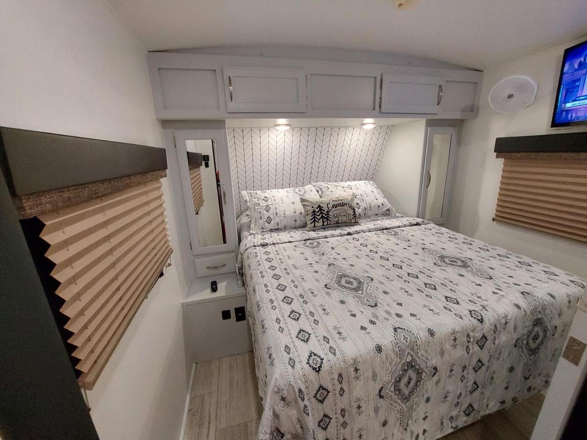 Ferienwohnung The Torres' Camper Experience! Tampa Exterior foto