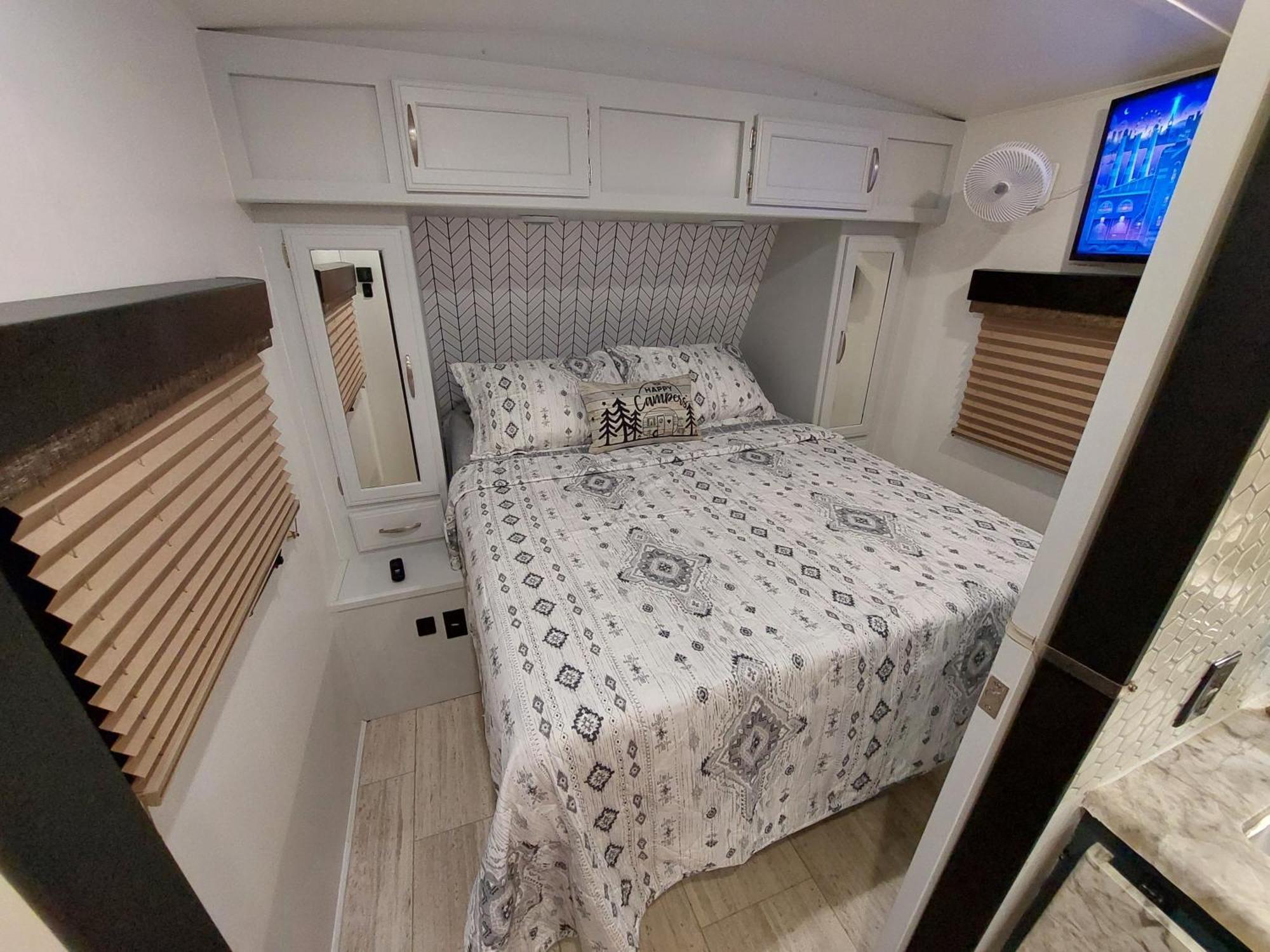 Ferienwohnung The Torres' Camper Experience! Tampa Exterior foto
